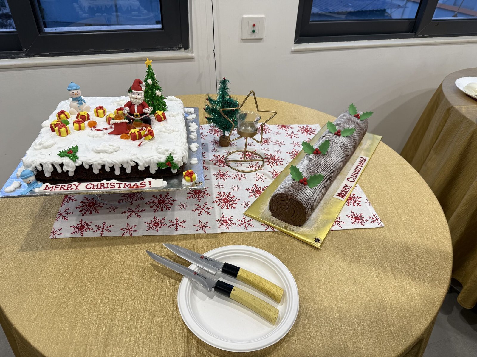 AQUILAW celebrates it’s legendary traditional Christmas Tea Party and absolutely super fun Secret Santa in the 4 offices - Delhi, Mumbai, Bhubaneswar & Kolkata spreading happiness, wishing good health & prosperity.